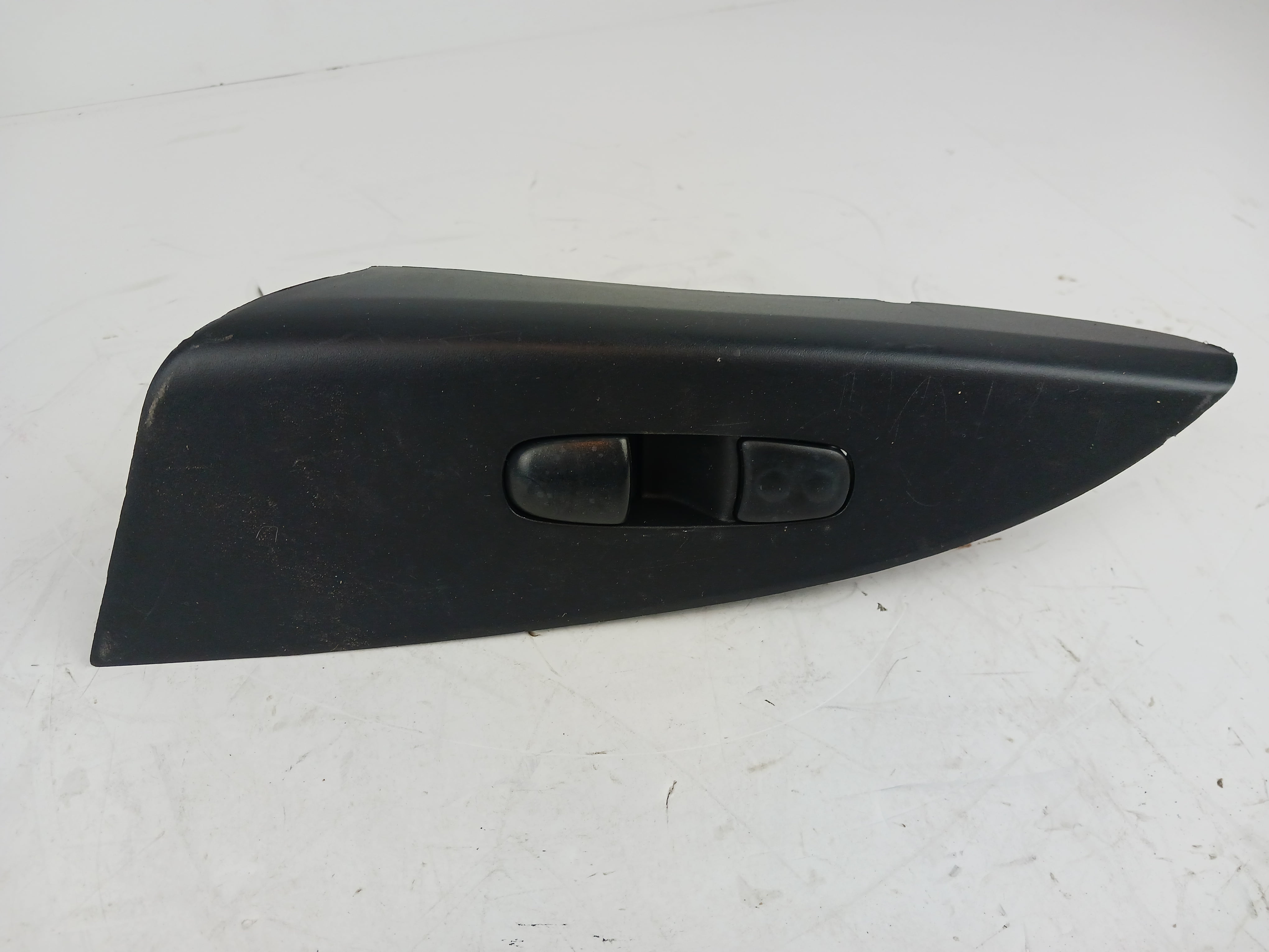 Pre-Owned 2015 Nissan Sentra RH Right Passenger Side Front Window Switch OEM (Good)