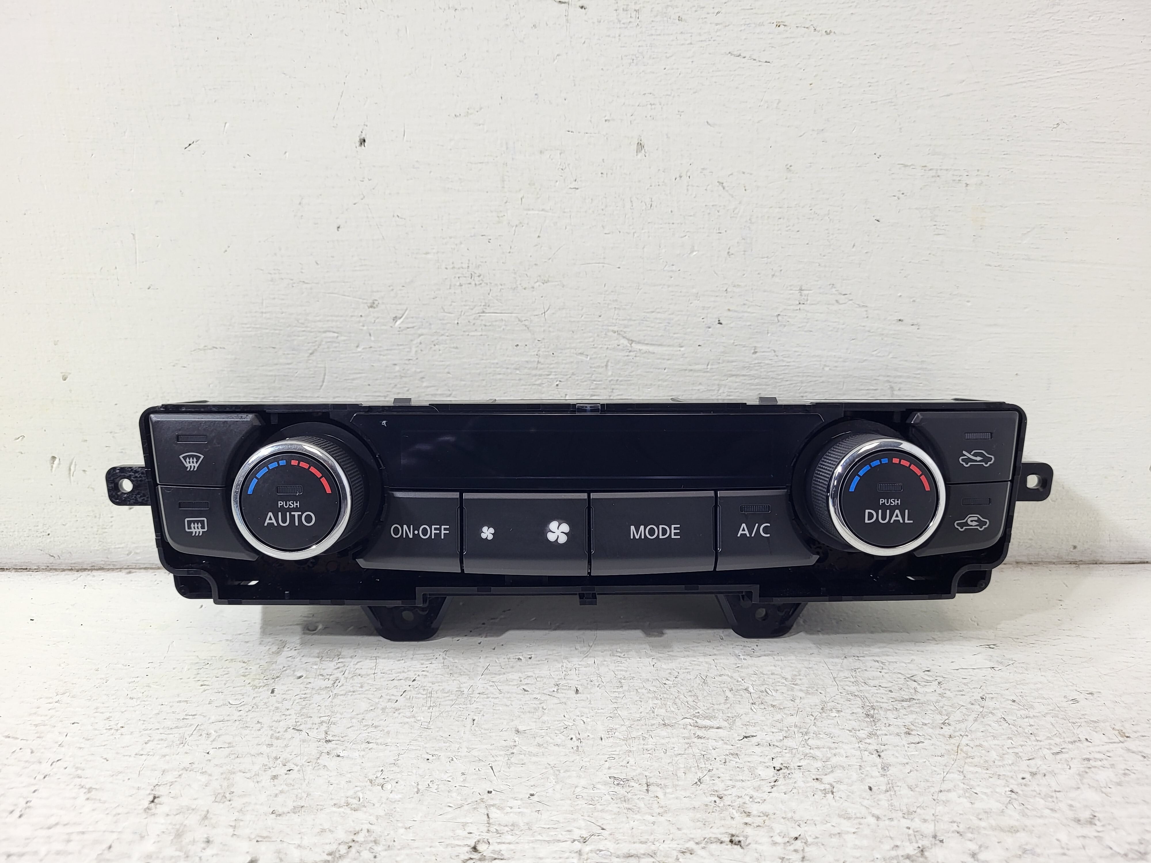 Pre-Owned 2016-2022 Nissan Maxima A/C Heat Temperature Control Unit OEM LKQ (Good)