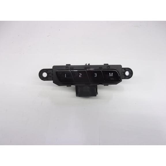 Pre-Owned 2016-2023 Volvo XC90 Left Driver Seat Memory Switch ID 31376461 OEM (Good)