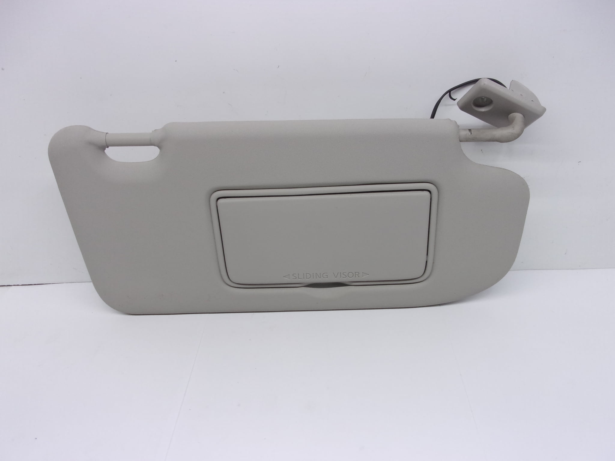 Pre-Owned 2017-2018 Nissan Rogue Sport Right Passenger Sun Visor OEM (Good)