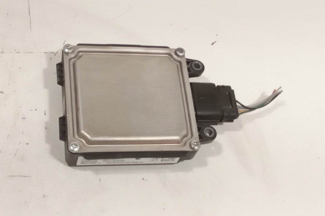 Pre-Owned 2017-2019 Ford Escape Right Passenger Blind Spot Alert Radar Unit OEM - Verify Specific Vehicle Fitment In Description - (Good)