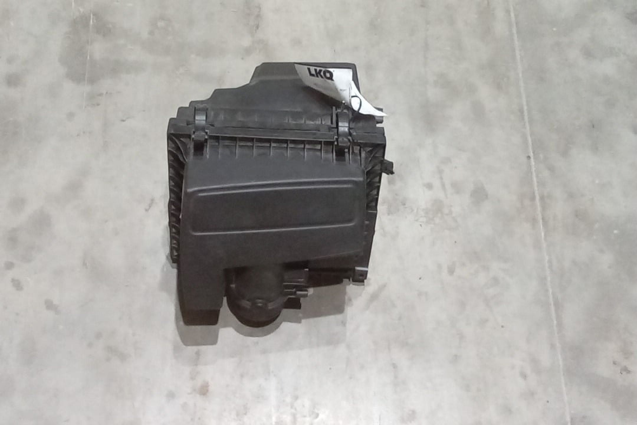 Pre-Owned 2017 Ford Fusion 2.5L Air Cleaner Assembly 131K OEM - Verify Specific Vehicle Fitment In Description - (Good)