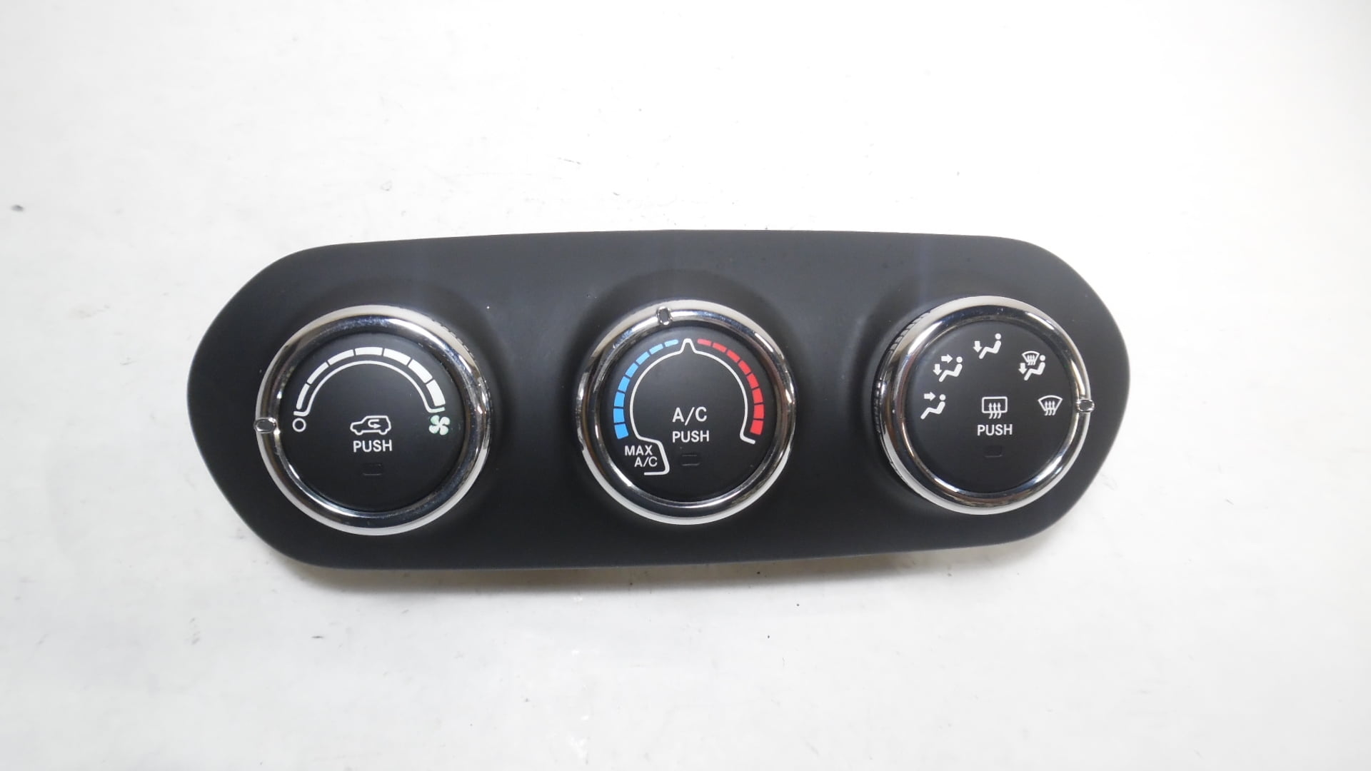 Pre-Owned 2017 Jeep Renegade Manual Climate AC Heater Temperature Control Panel OEM (Good)