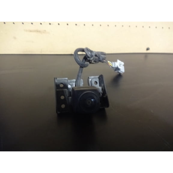 Pre-Owned 2017 Kia K900 Front Grill Mounted Camera OEM - Verify Specific Vehicle Fitment In Description - (Good)