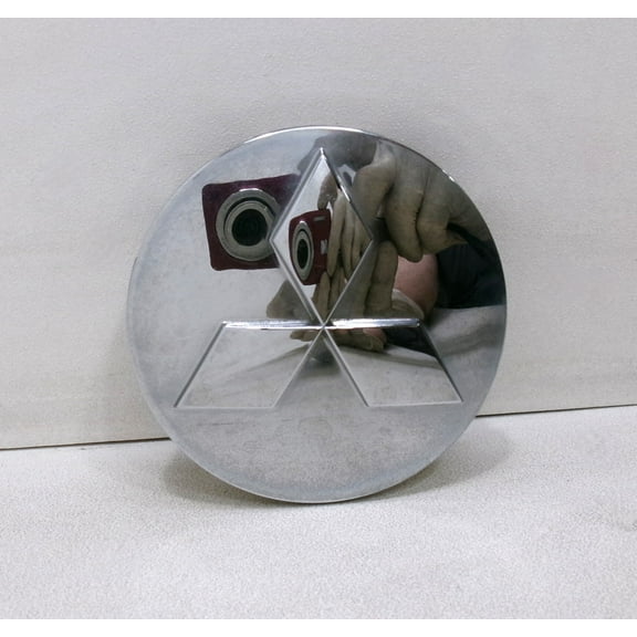 Pre-Owned 2017 Mitsubishi Lancer Wheel Rim Chrome Center Cap 4252A027 OEM - Verify Specific Vehicle Fitment In Description - (Good)