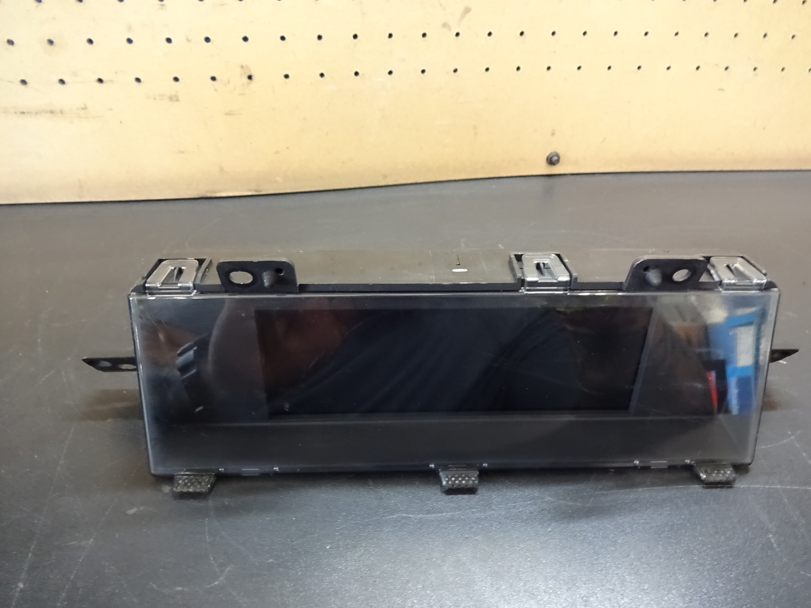 Pre-Owned 2017 Subaru Impreza Dash Mounted Information Display Screen OEM (Good)