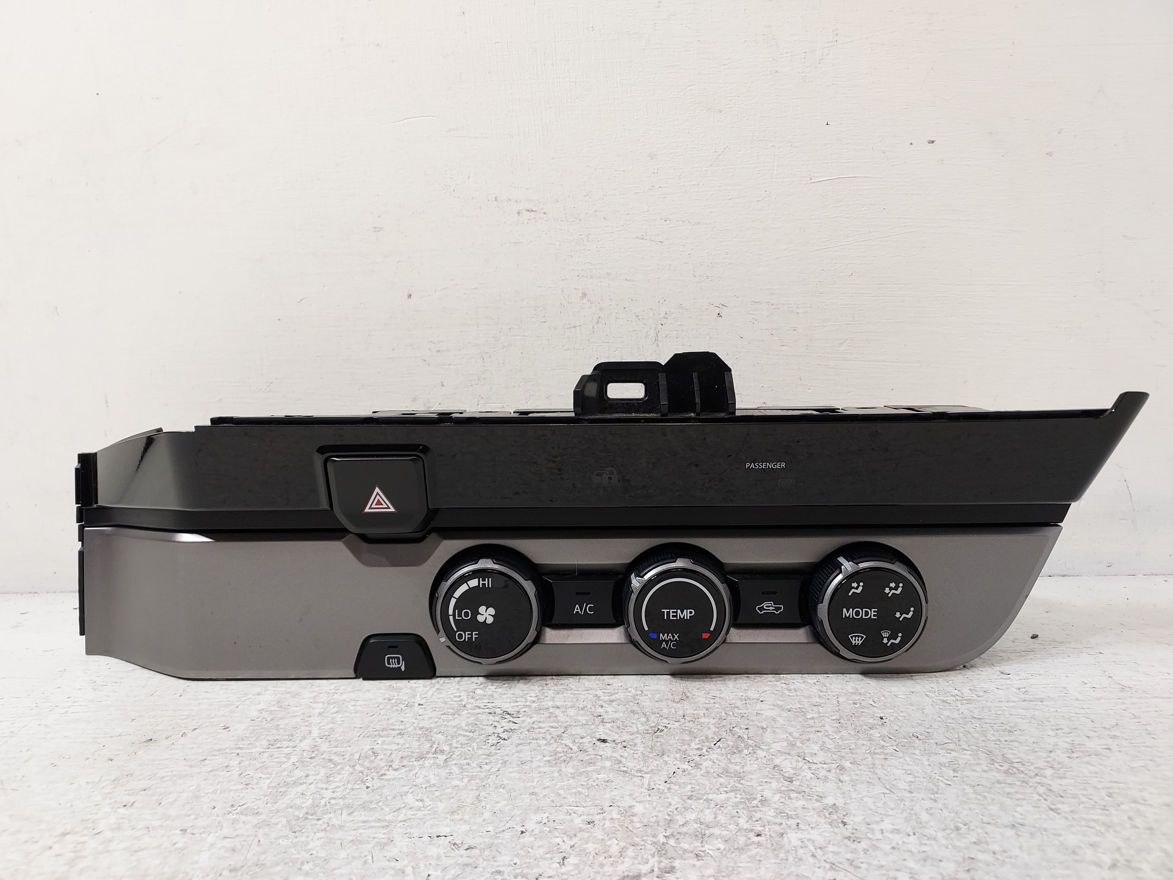 Pre-Owned 2017 Toyota Tacoma A/C Heat Temperature Control Unit OEM LKQ (Good)