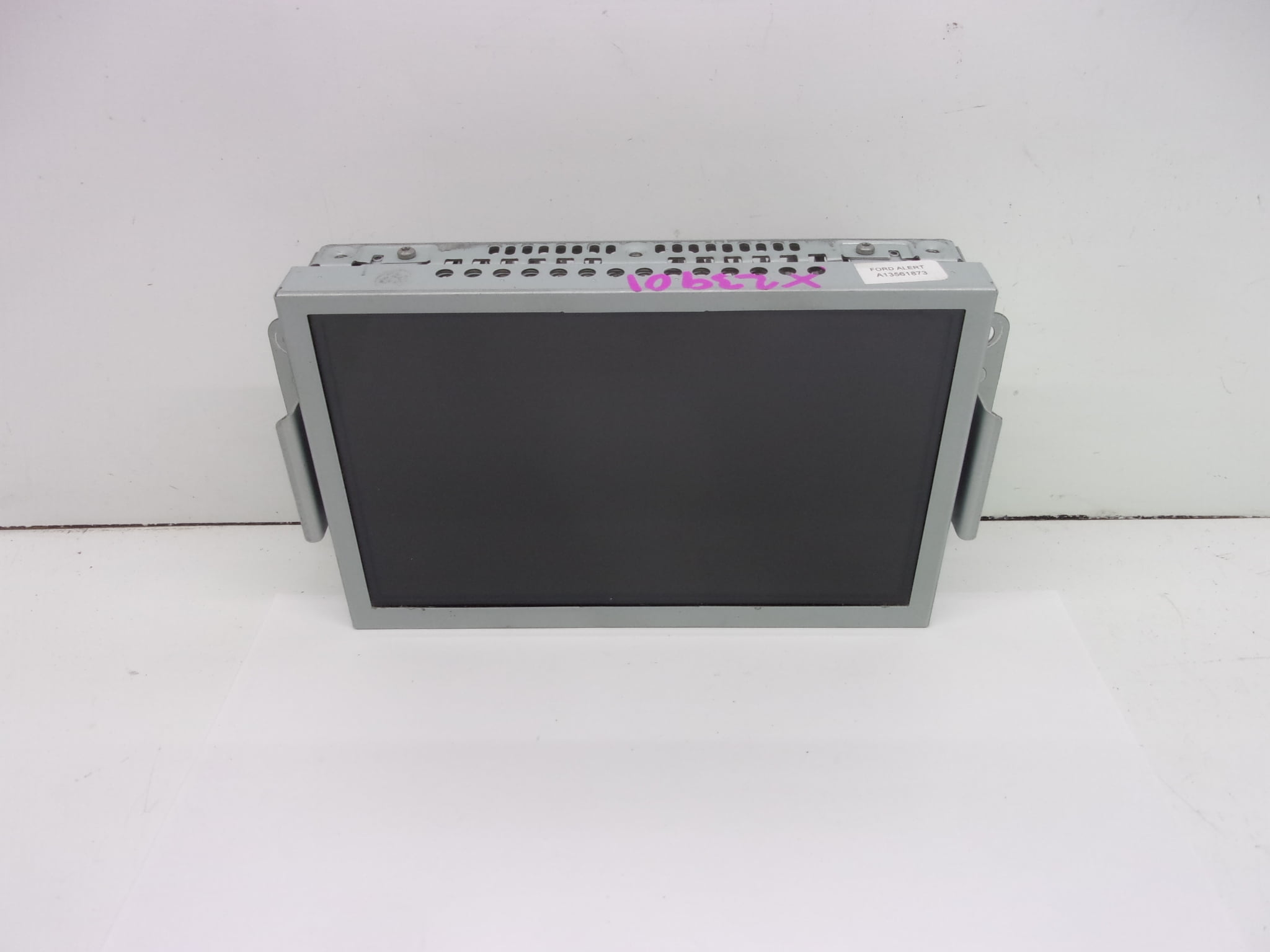 Pre-Owned 2018 Ford Explorer Dash 8" Information Display Screen ID GB5T-18B955-SC OEM (Good)