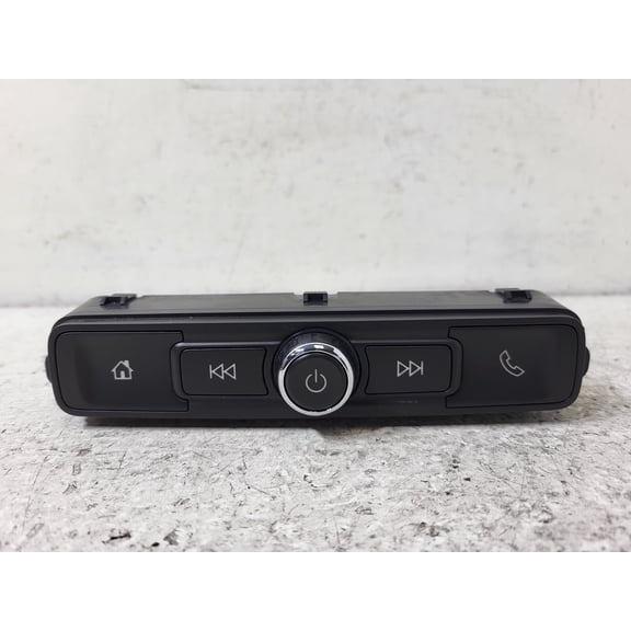 Pre-Owned 2018 GMC Terrain Radio Control Panel OEM LKQ - Verify Specific Vehicle Fitment In Description - (Good)