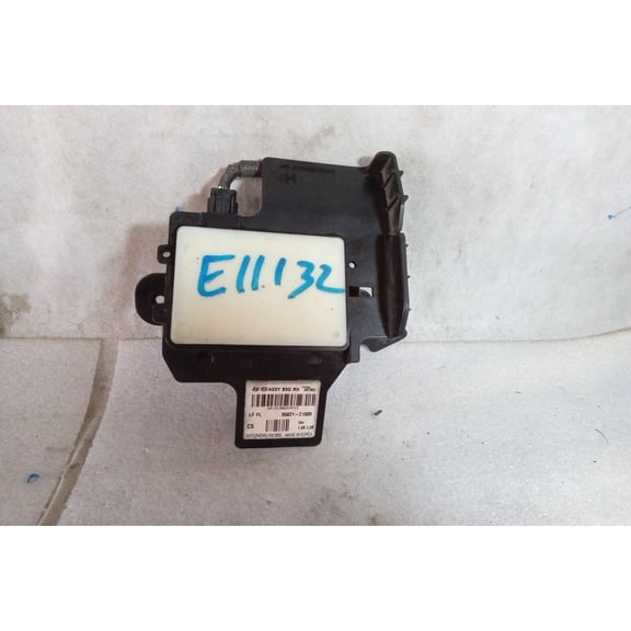 Pre-Owned 2018 Hyundai Sonata Passenger Side Behind the Cover BSA Radar OEM LKQ (Good)