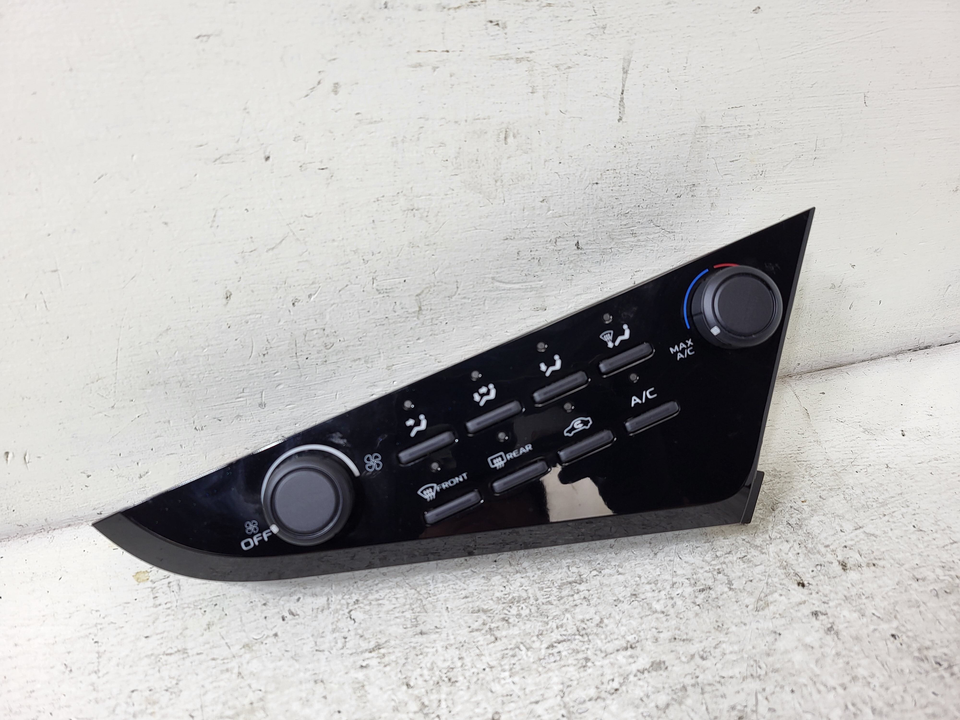 Pre-Owned 2019-2020 Toyota Camry A/C Heat Temperature Control Unit OEM LKQ (Good)