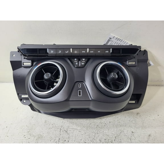 Pre-Owned 2019-2022 Chevrolet Blazer AC Heat Temperature Control Unit w/Bezel OEM LKQ (Good)