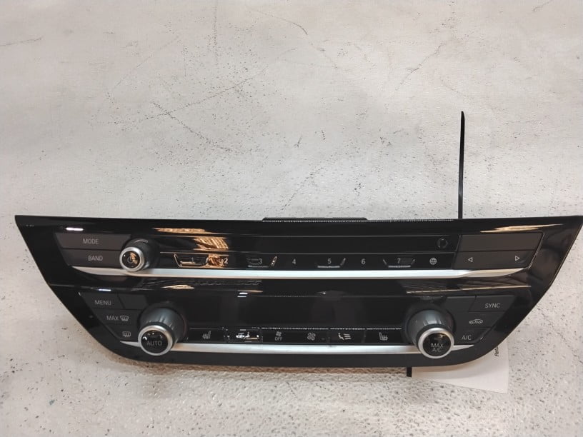 Pre-Owned 2019 BMW X3 AC Heater Temperature Control Unit 9461797-01 OEM - Verify Specific Vehicle Fitment In Description - (Good)