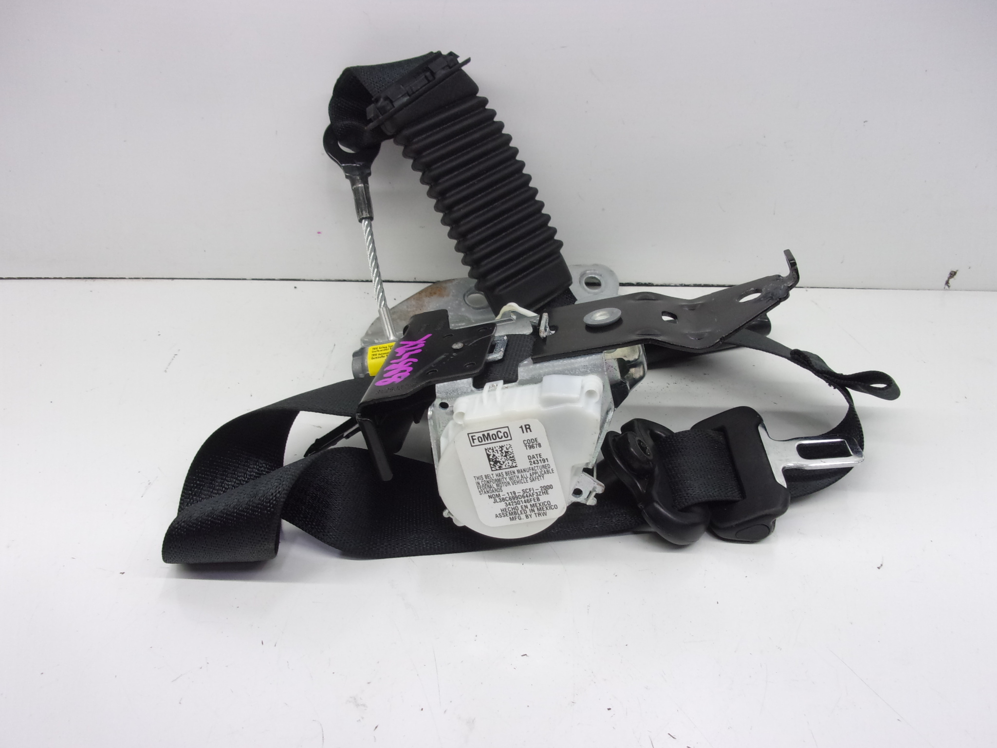 97 98 1998 FORD F150 STANDARD CAB RIGHT PASSENGER FRONT SEAT BELT 97 98 1998 FORD F150 STANDARD CAB RIGHT PASSENGER FRONT SEAT BELT