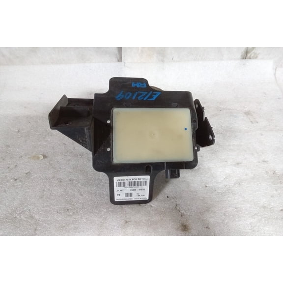 Pre-Owned 2019 Kia Optima US Passenger Side Behind Cover BSA Radar 95820D4010 OEM LKQ (Good)