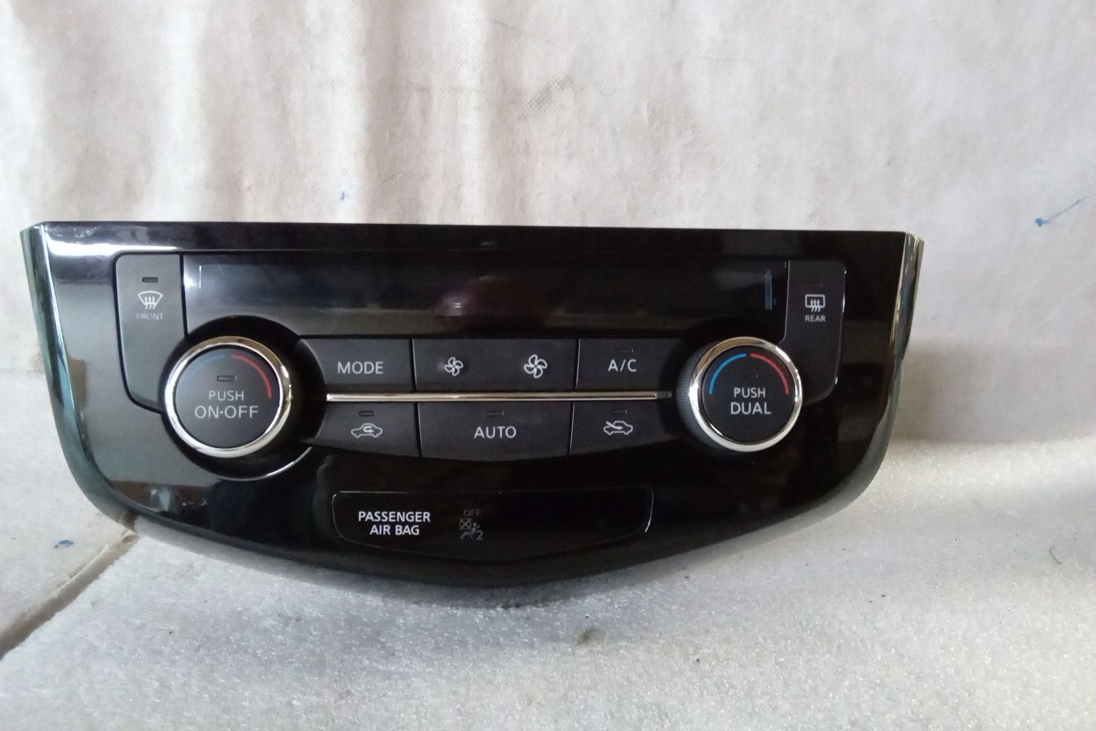 Pre-Owned 2019 Nissan Rogue Sport Dual Zone Automatic AC Temperature Control Unit OEM LKQ (Good)