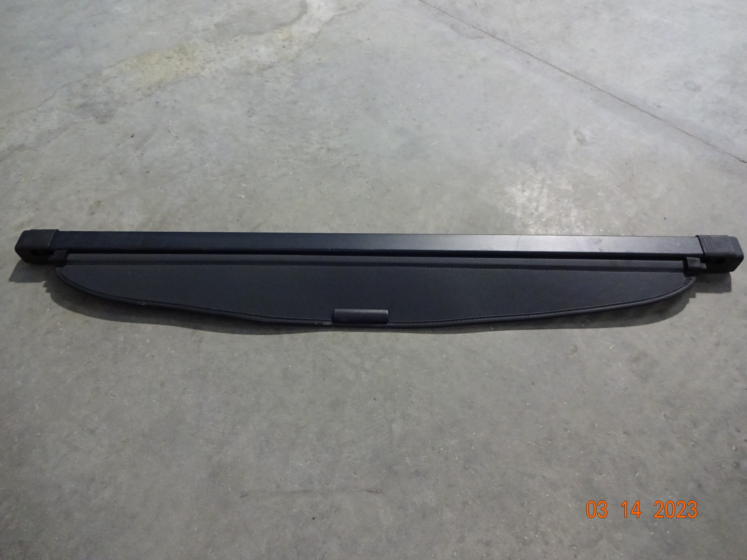 Pre-Owned 2019 Toyota Rav4 Rear Black Retractable Cargo Cover OEM (Good)