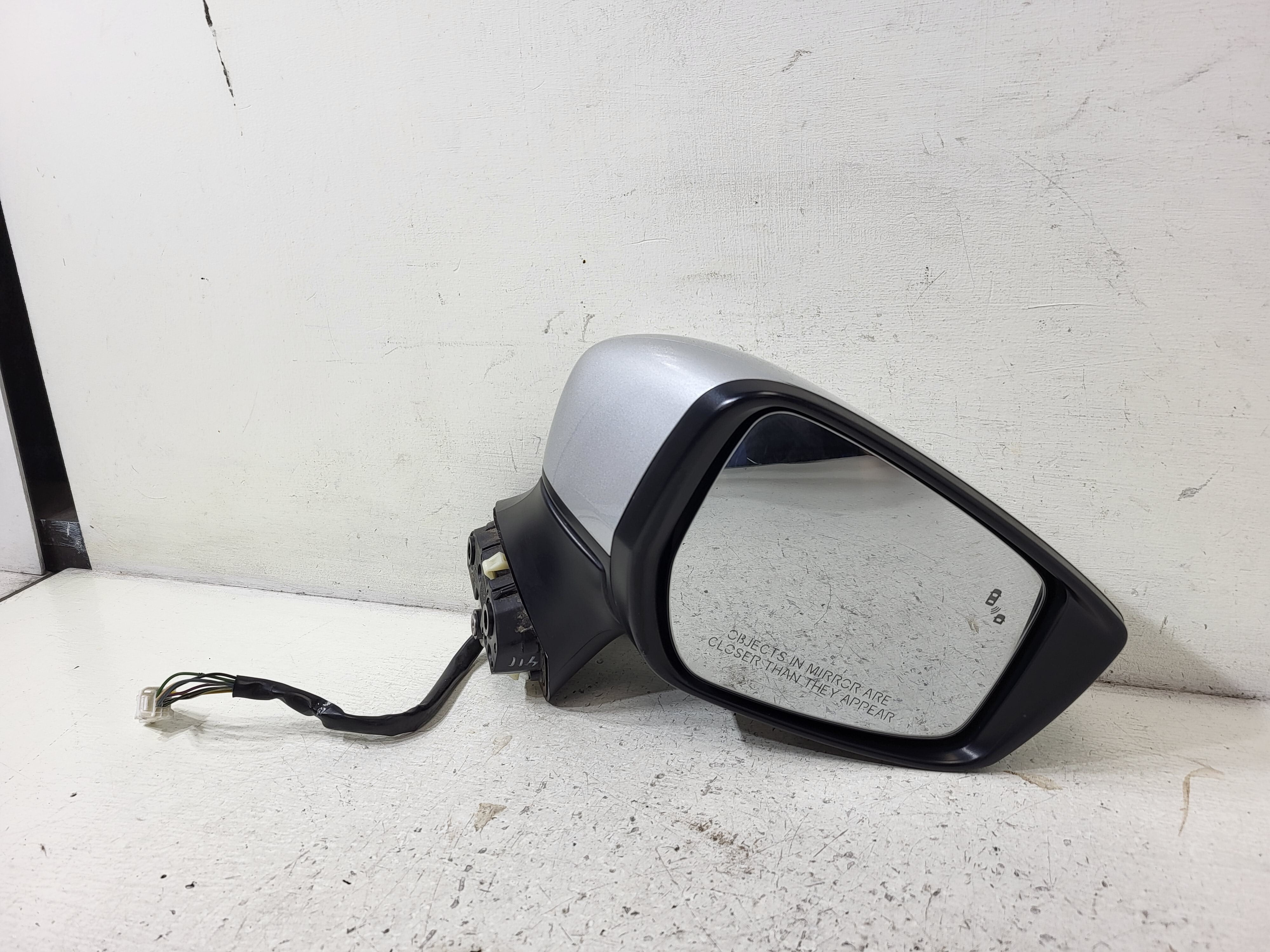 Pre-Owned 2020-2021 Nissan Versa Passenger RH Side View Door Mirror OEM LKQ - Verify Specific Vehicle Fitment In Description - (Good)
