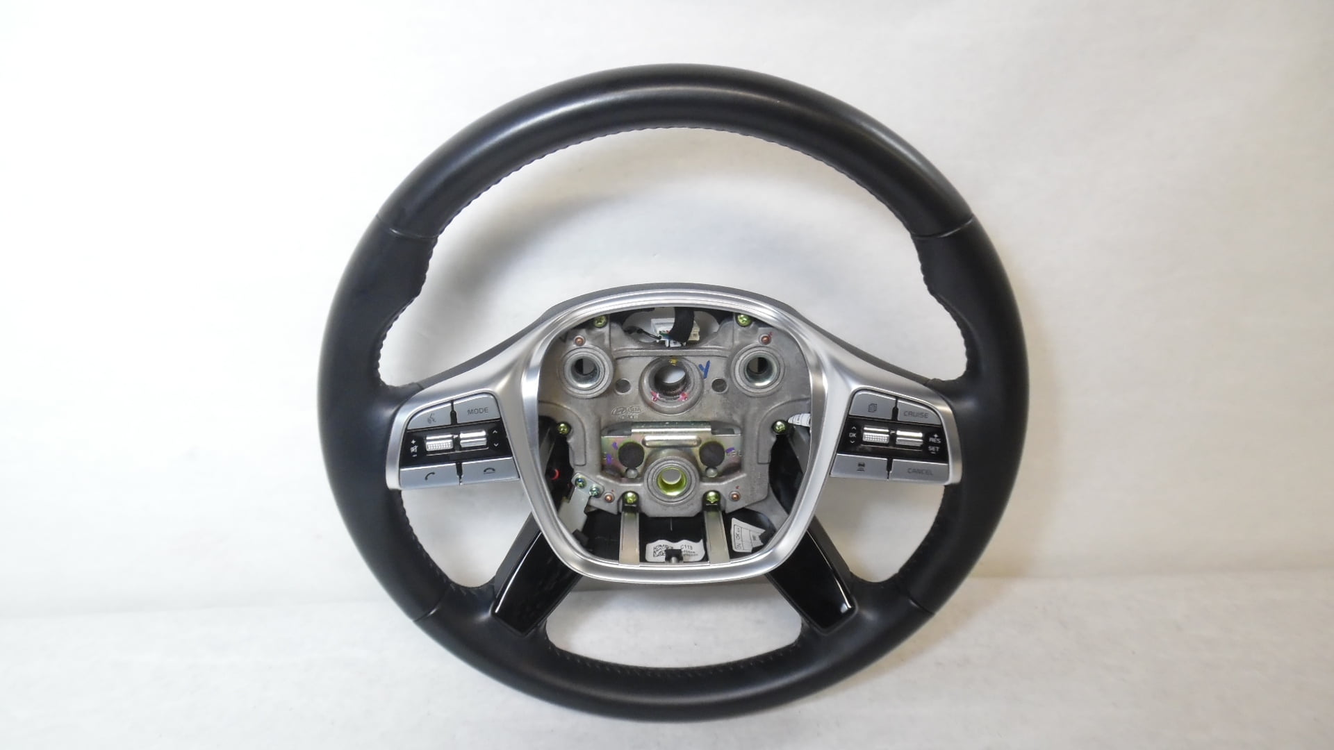 Pre-Owned 2020 Kia Telluride Leather Steering Wheel w/ Audio & Cruise Controls Black OEM - Verify Specific Vehicle Fitment In Description - (Good)