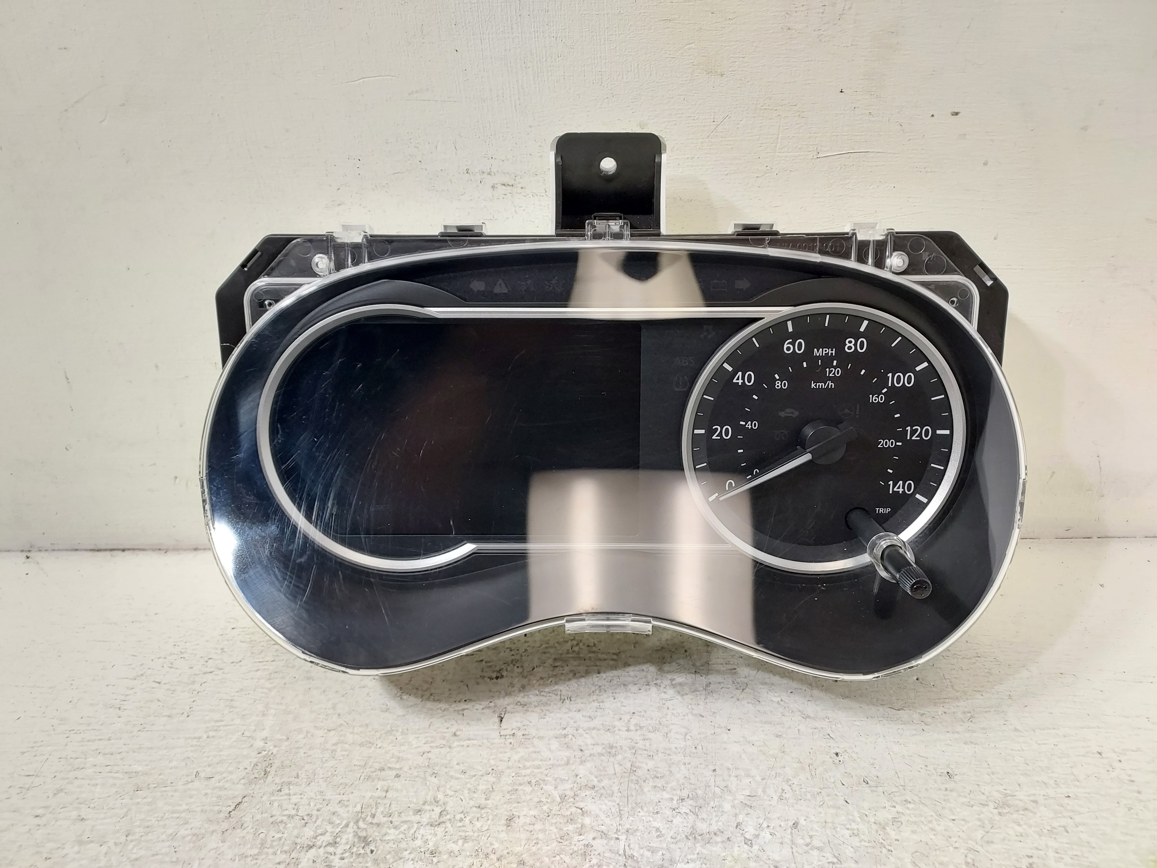 Pre-Owned 2020 Nissan Kicks Speedo Speedometer Cluster 68K Miles OEM LKQ (Good)
