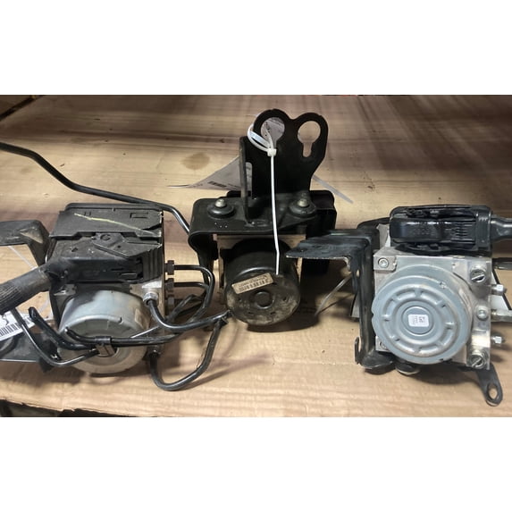 Pre-Owned 2020 Nissan Rogue 2.5L Anti Lock Brake Actuator Pump OEM 84K LKQ - Verify Specific Vehicle Fitment In Description - (Good)