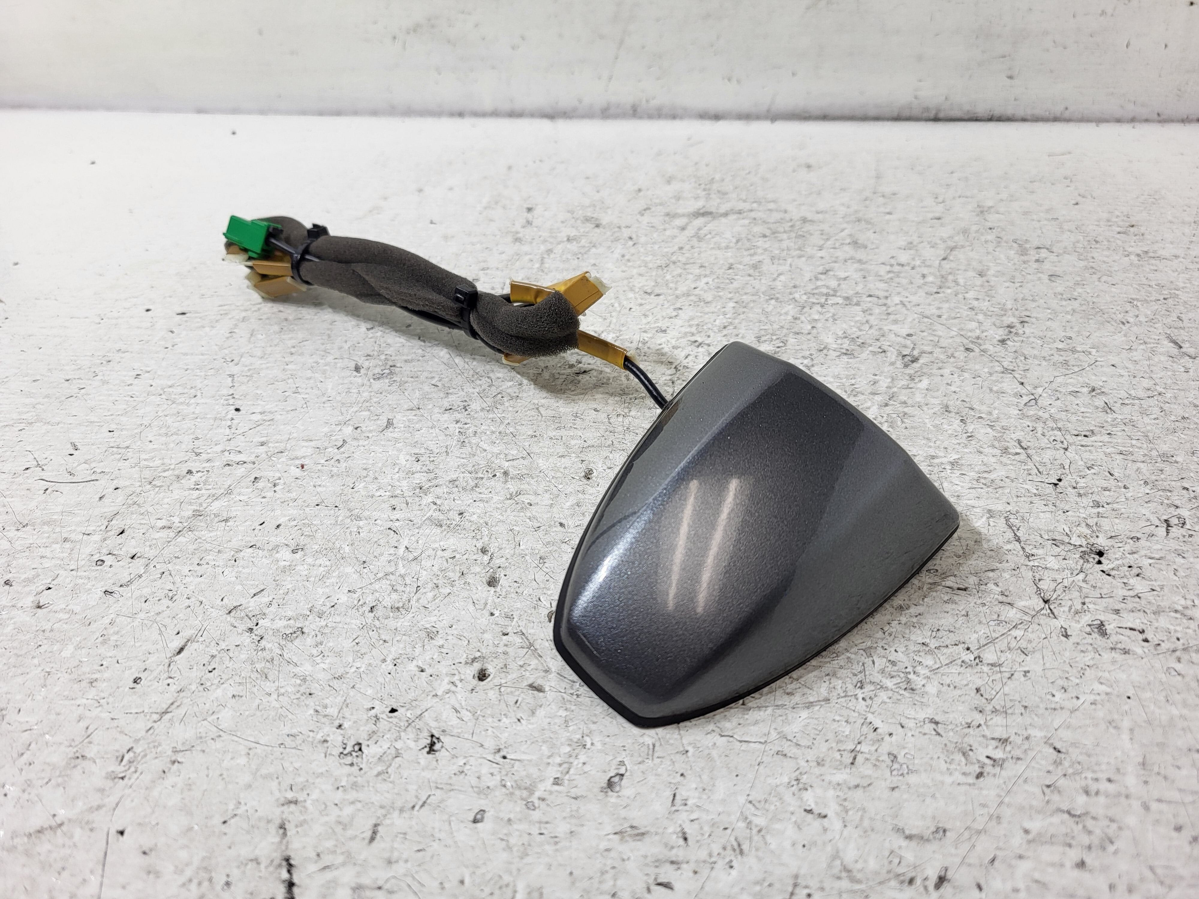 Pre-Owned 2020 Nissan Sentra Roof Mount Radio Antenna OEM LKQ (Good)