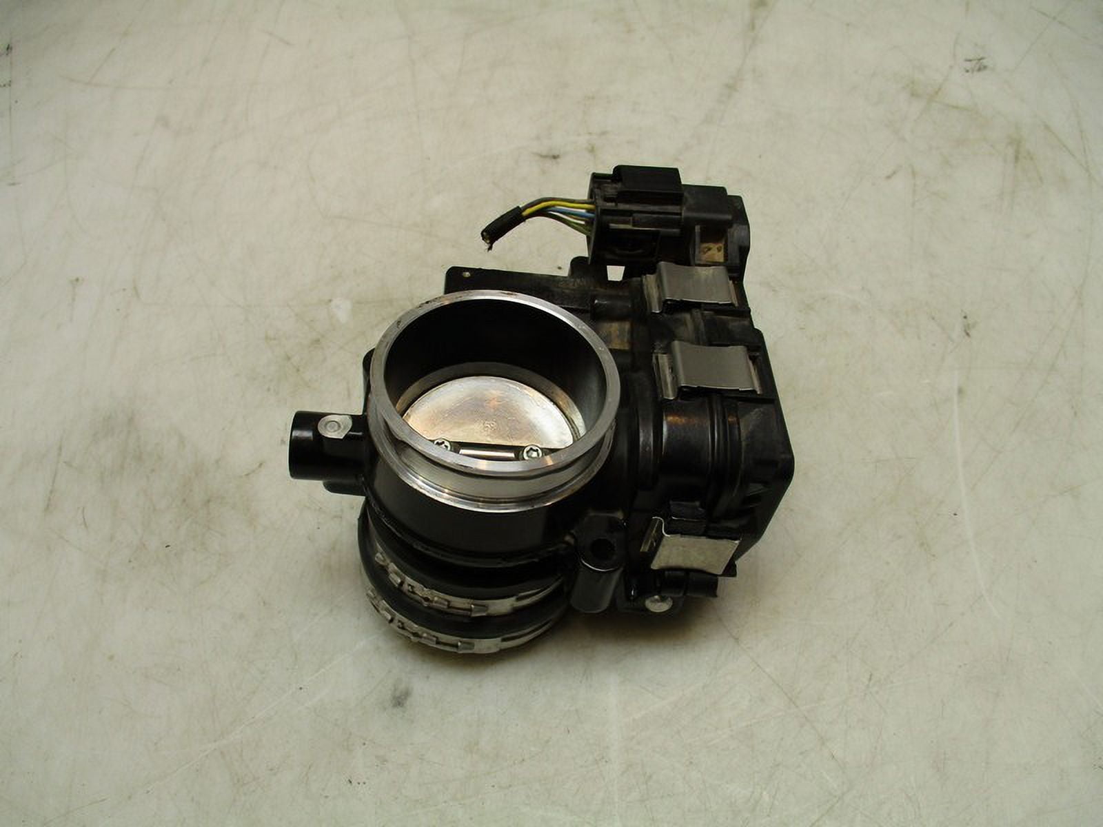 Pre-Owned 2021 BMW R1250GS RH Throttle Body Assembly OEM (Good)