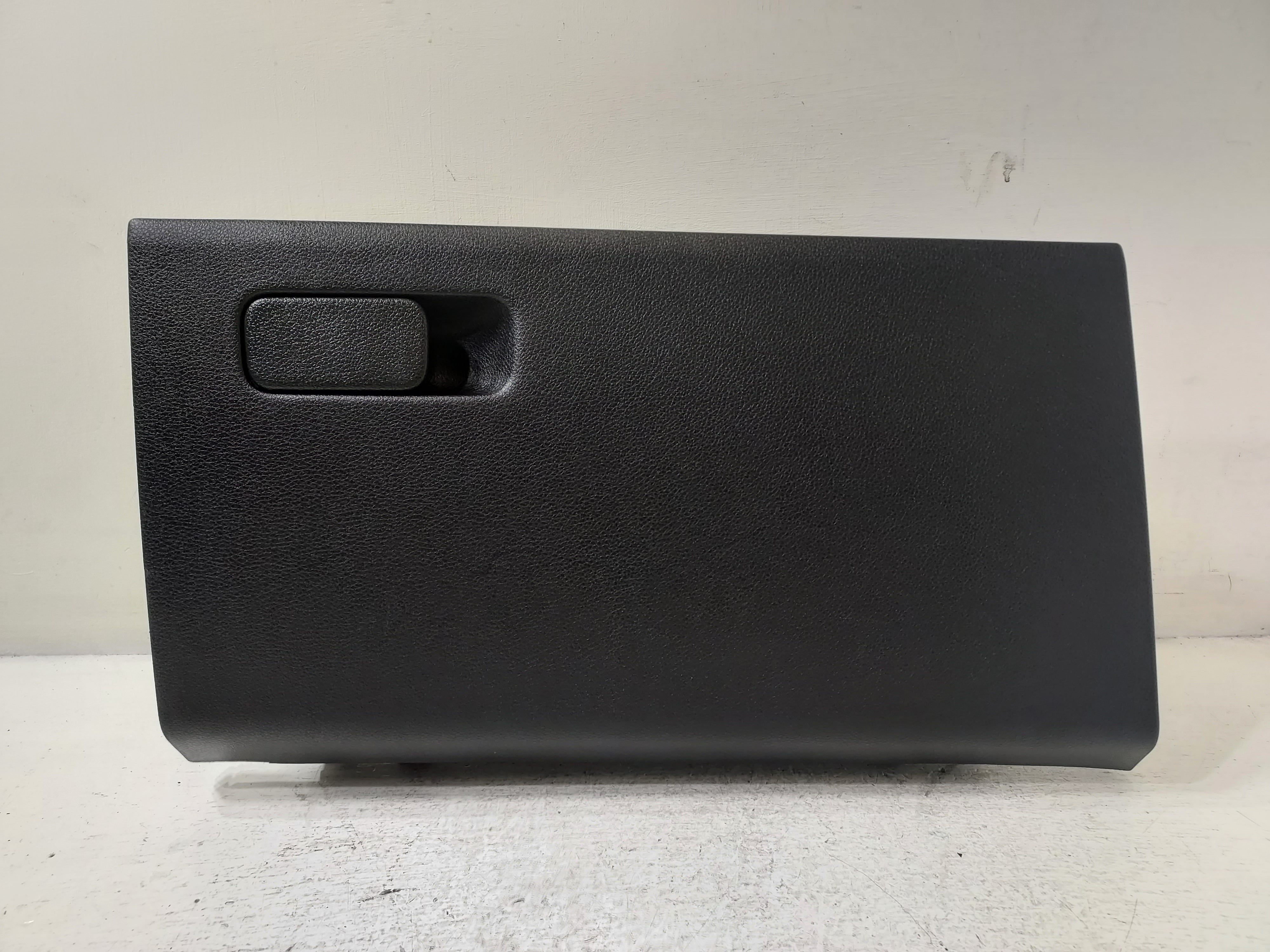 Pre-Owned 2021 Kia K5 Glove Box Assembly OEM LKQ - Verify Specific Vehicle Fitment In Description - (Good)