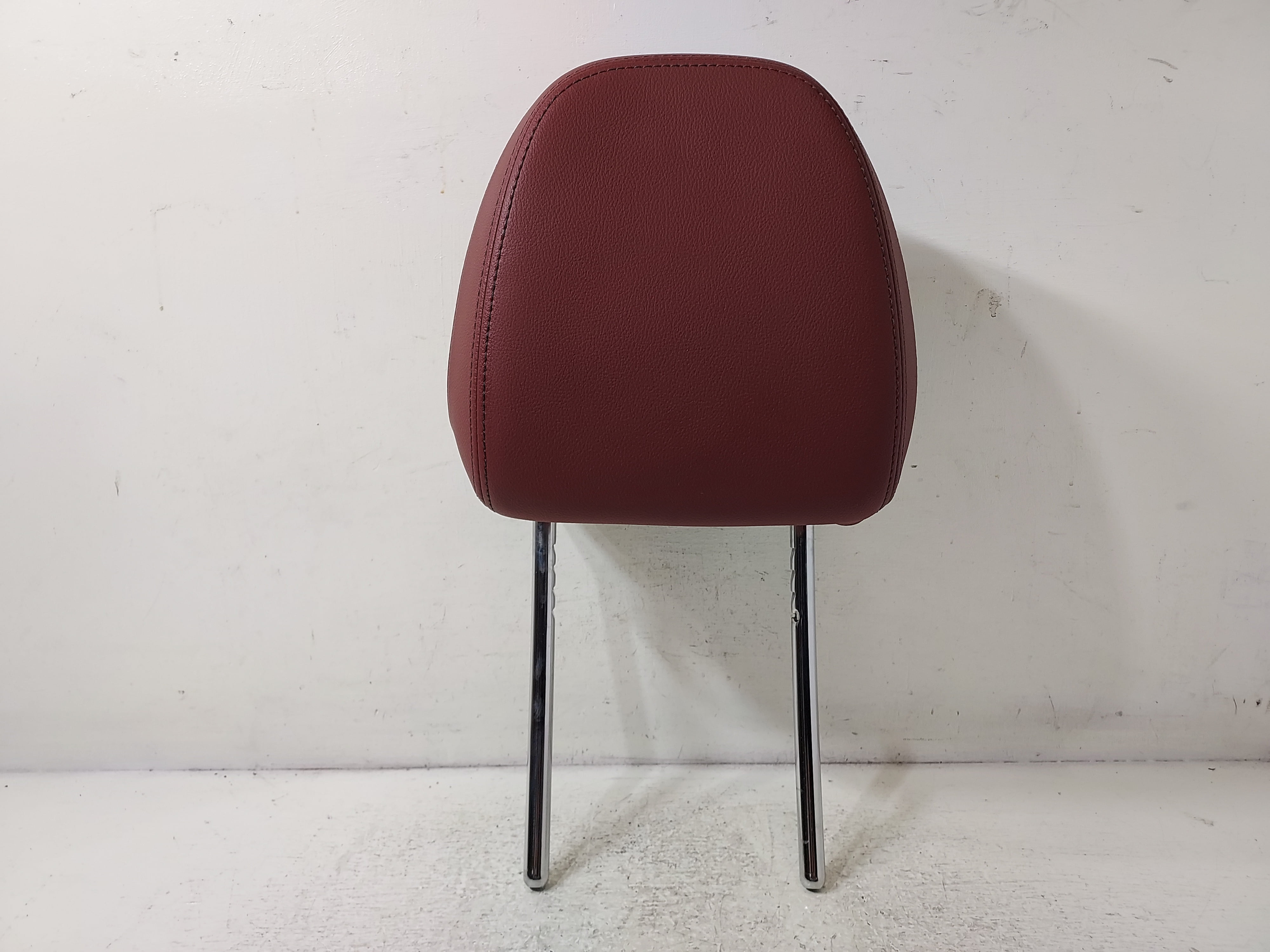 Pre-Owned 2023 BMW X3 Front Passenger RH Side Headrest OEM LKQ - Verify Specific Vehicle Fitment In Description - (Good)