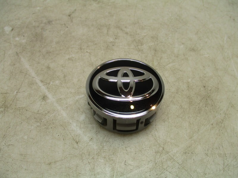 Pre-Owned 2024 Toyota Corolla Center Cap OEM (Good)