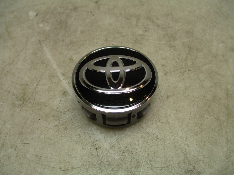 Pre-Owned 2024 Toyota Corolla Center Cap OEM (Good)