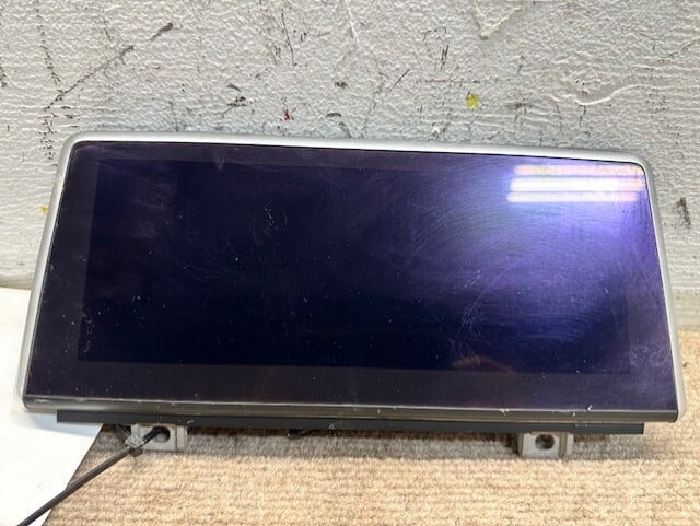 Pre-Owned 21 2021 BMW X1 8.8 Inch Dash Display Screen OEM - Verify Specific Vehicle Fitment In Description - (Good)