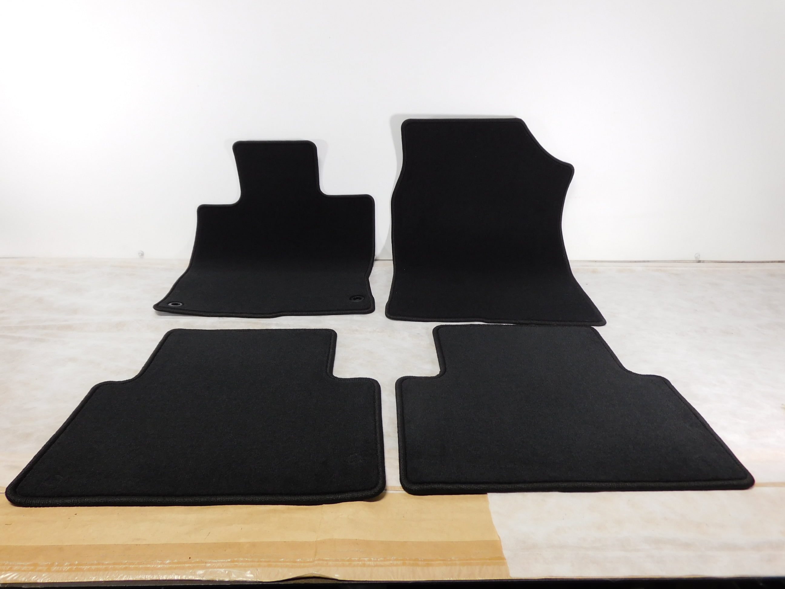 Pre-Owned 21 Honda Civic 4 Piece Set of Black Cloth Floor Mats OEM LKQ (Good)