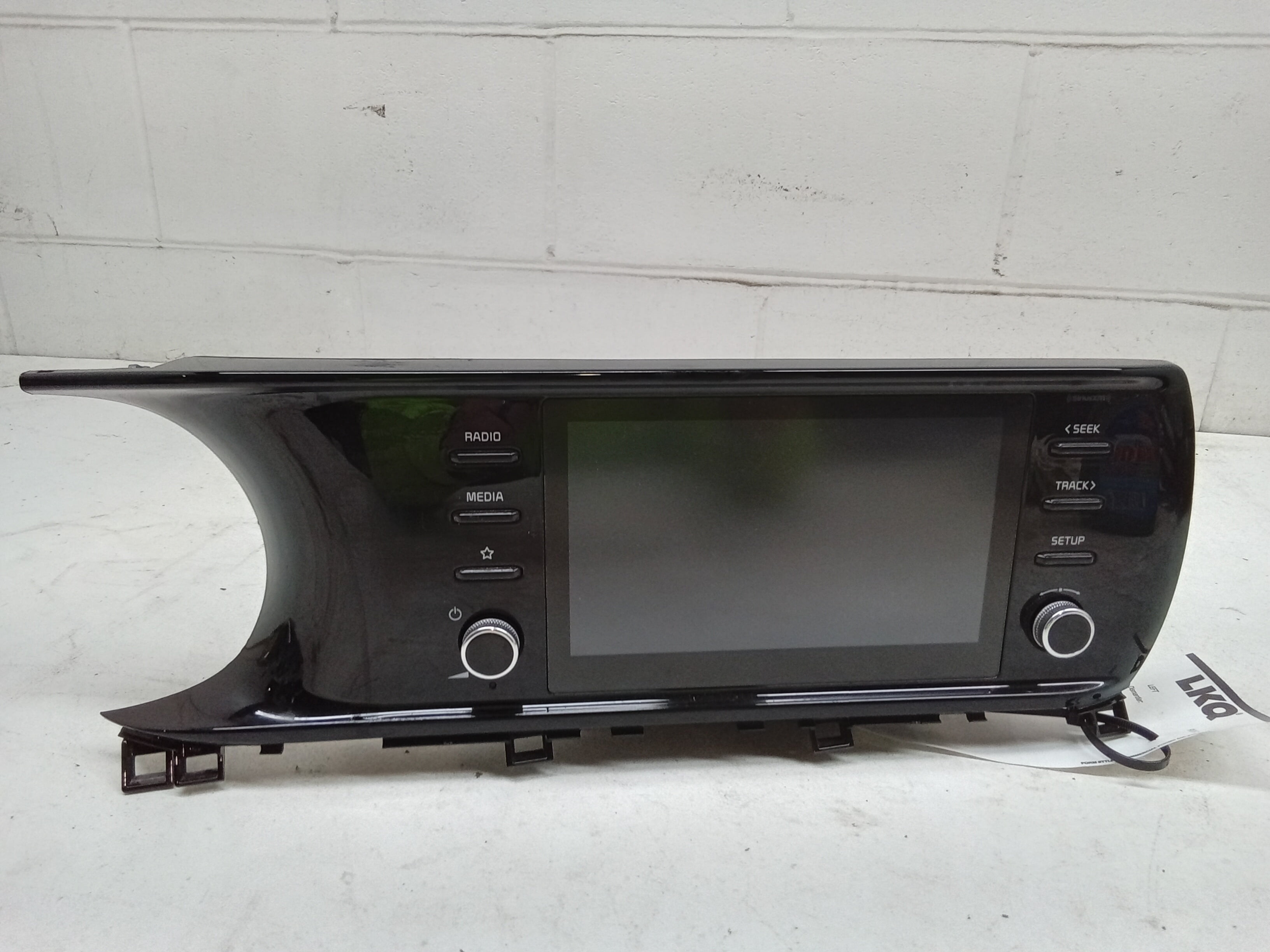 Pre-Owned 21 KIA K5 Radio Receiver With Information Screen OEM - Verify Specific Vehicle Fitment In Description - (Good)