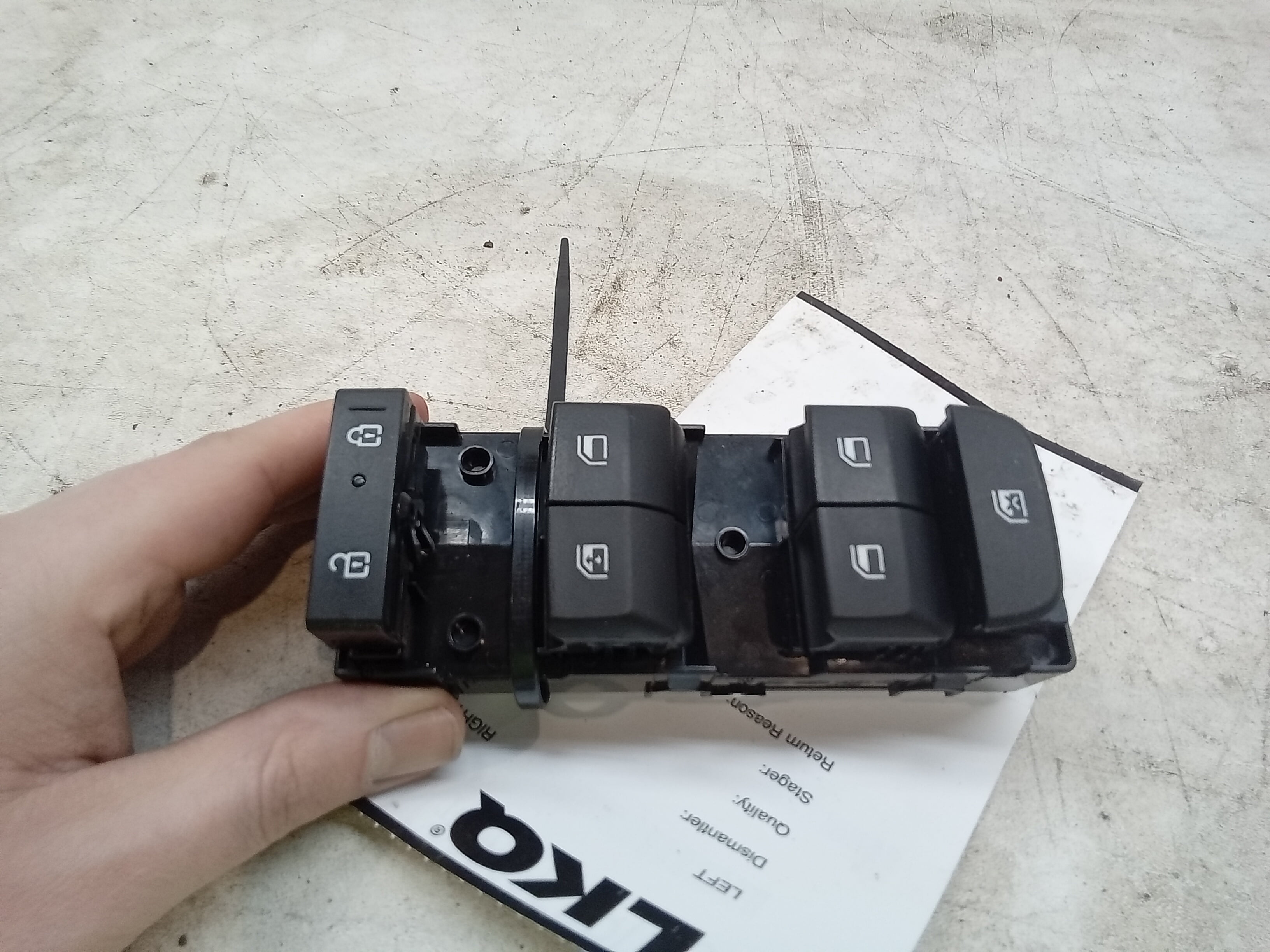 Pre-Owned 21 Kia Seltos Front Drivers Master Window Switch W/ Locks OEM (Good)