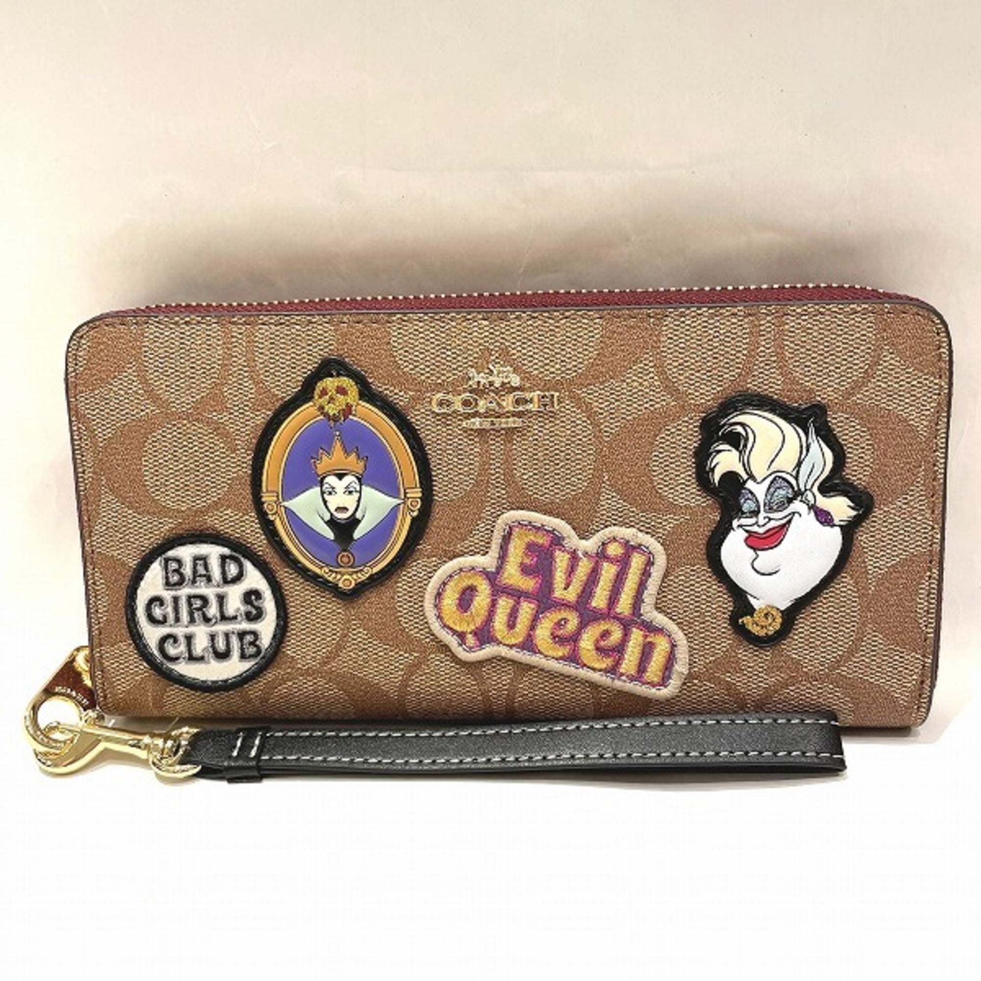 Pre Owned Coach COACH DISNEY X Villains Patch Long Zip Wallet