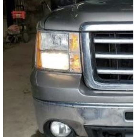 Pre-Owned GMC Sierra 1500 2500 Denali RH Passenger Head Light Lamp OEM LKQ - Verify Specific Vehicle Fitment In Description - (Good)