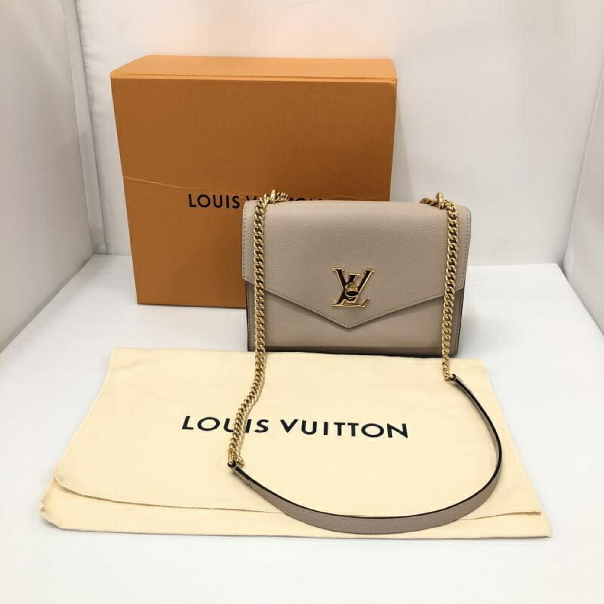 Pre-Owned LOUIS VUITTON M56137 My Lock Me Chain Shoulder Bag Louis 