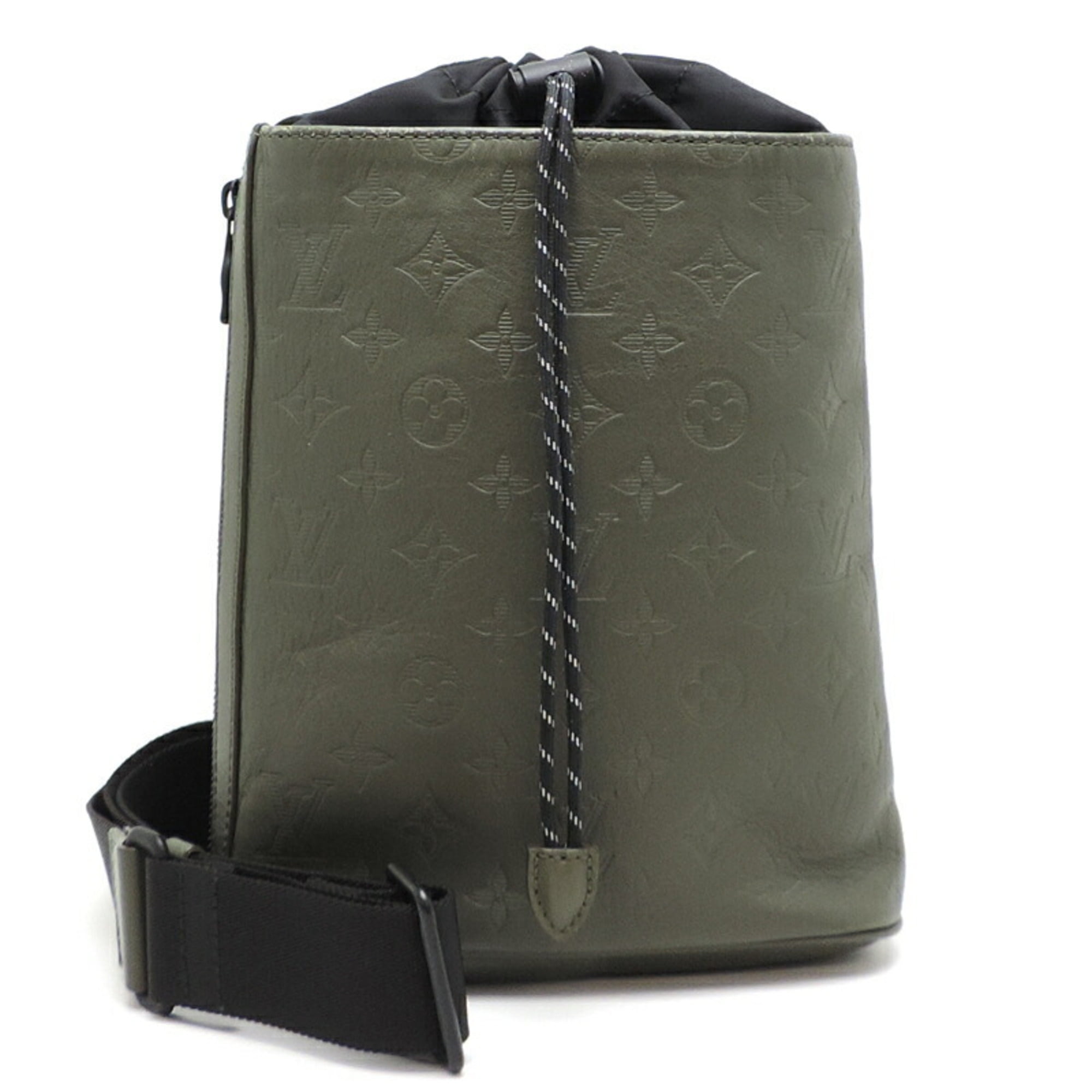 Louis vuitton chalk sling bag hotsell