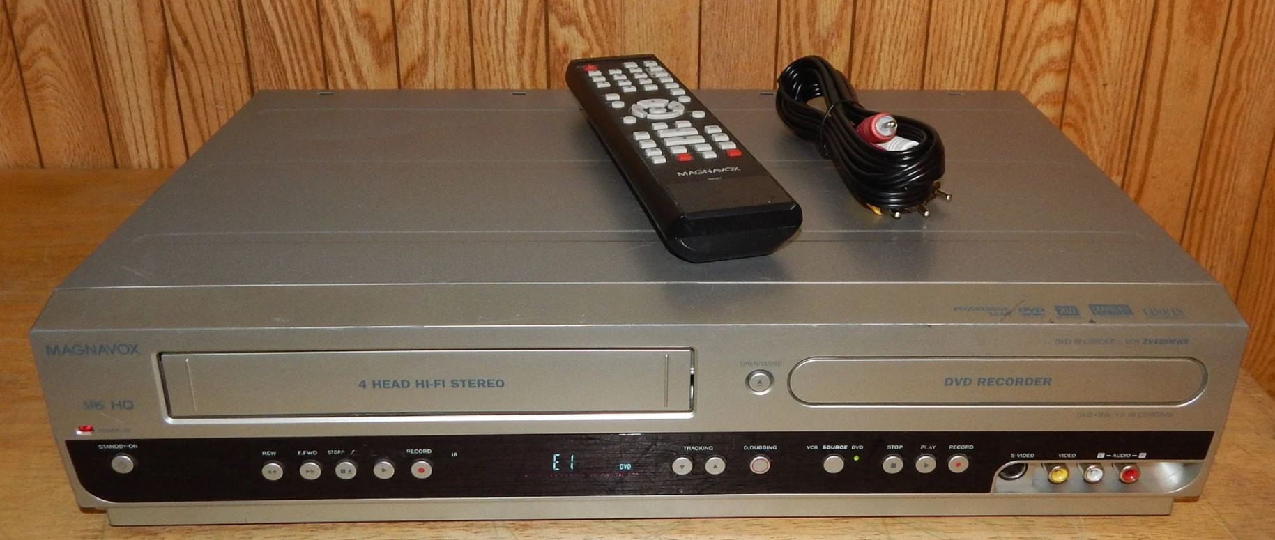 PreOwned Magnavox ZV420MW8 DVD Recorder VCR Combo VHS to DVD Dubbing