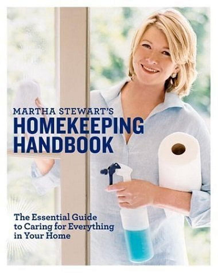 Pre-Owned Martha Stewart's Homekeeping Handbook : The Essential Guide to Caring for Everything in Your Home 9780517577004