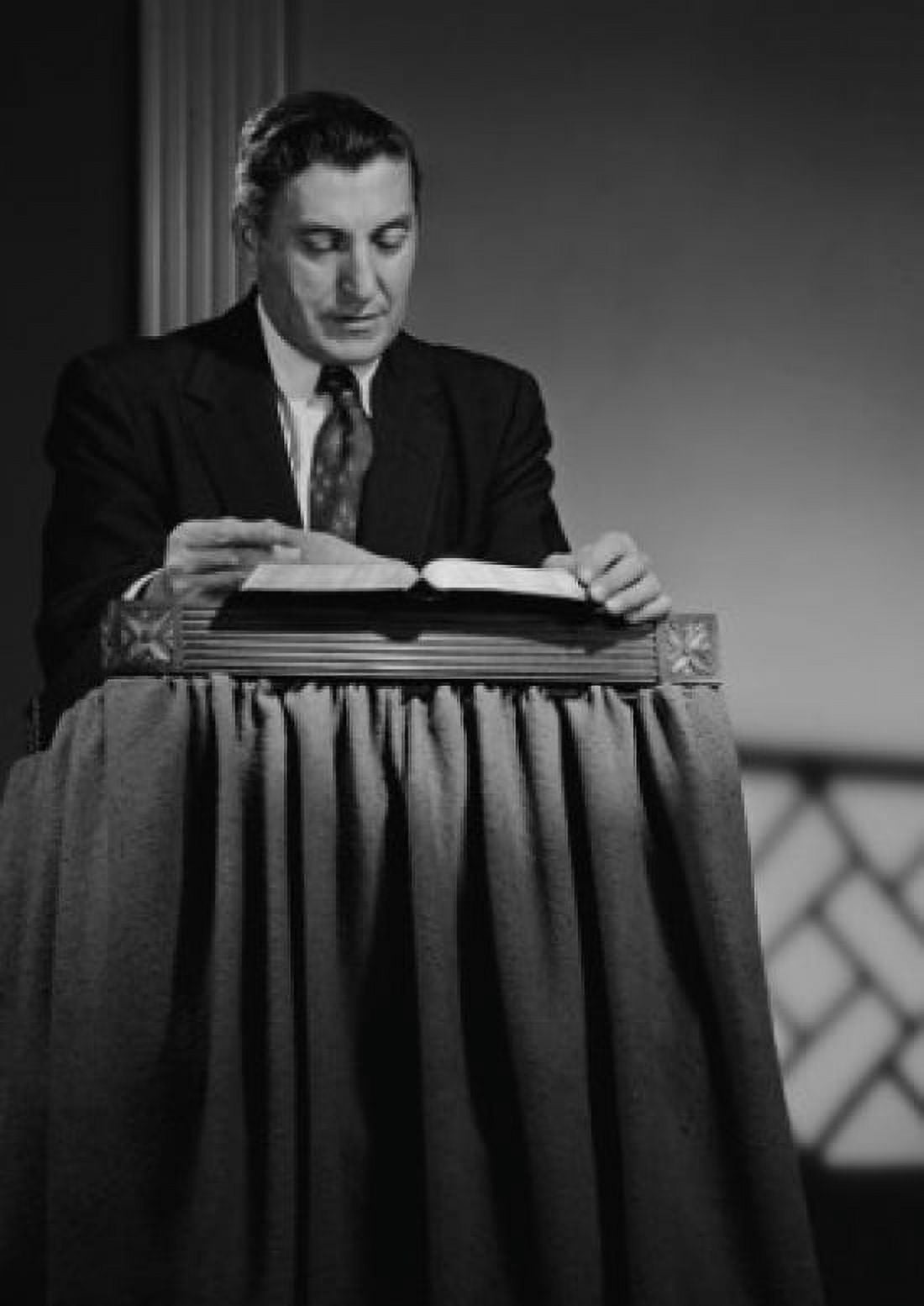 Preacher at lectern Canvas Art - (24 x 36)