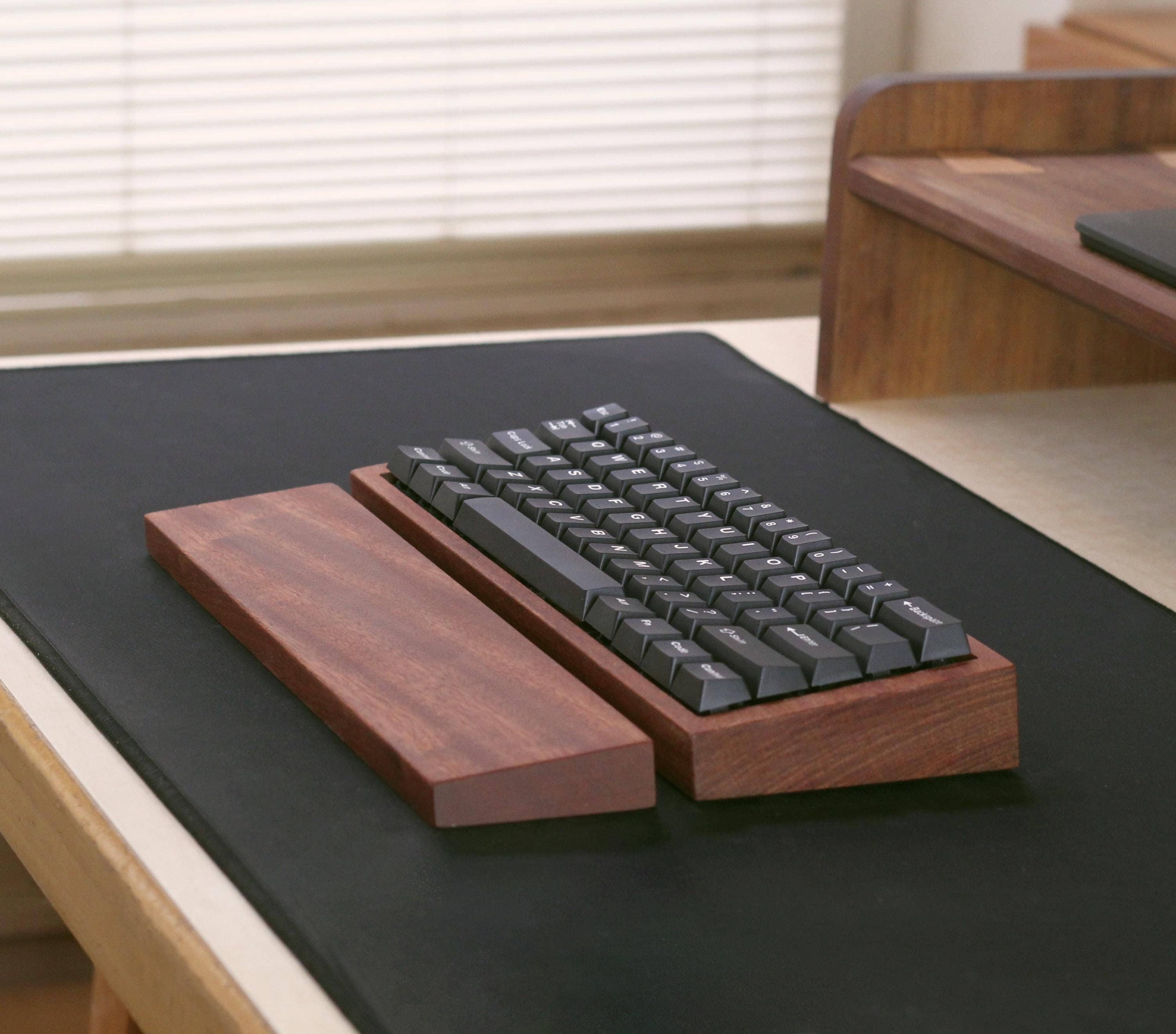 Prebuilt Mechanical Keyboard, Wooden Design with Customizable Keys, High-Quality Switches, for Gaming and Typing with Wrist Rest