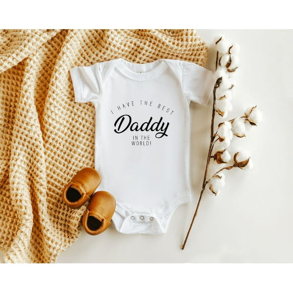 Pregnancy Announcement Onesie, Best Daddy In The World Bodysuit, Fathers Day Gift, I Love My Daddy Onesie, Gift For New Dad, Coming Home Cool Baby Clothing, Cute Baby Onesie, BABY BODYSUIT LAT 4424