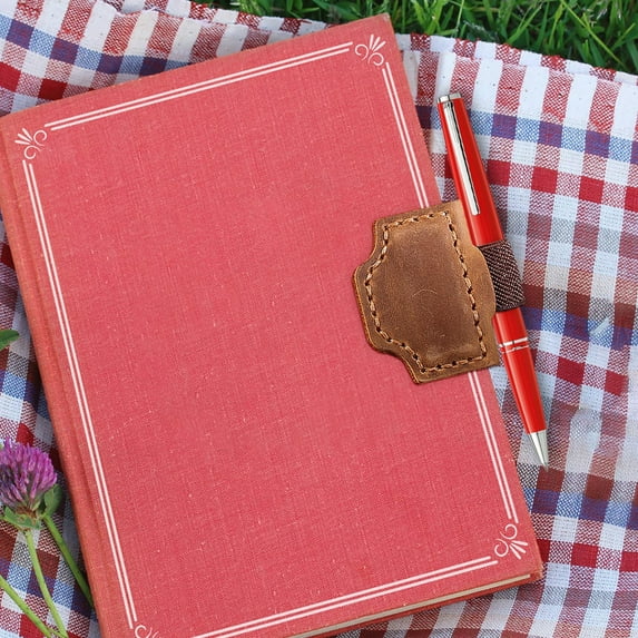 Premium Leather Magnetic Bookmark & Pen Holder | Multifunctional Reading Clip for Students & Professionals | Full Grain Leather Design