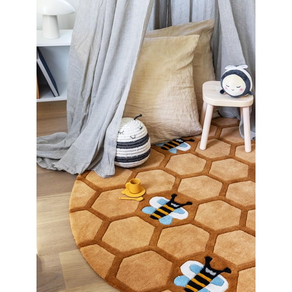 Premium Round Rug with Diagonal Shaped Design Made with High Quality Wool Best Suites in your Kid's Room