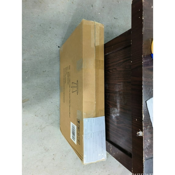 Premium materials table / As display shelf / Maintains long-lasting quality