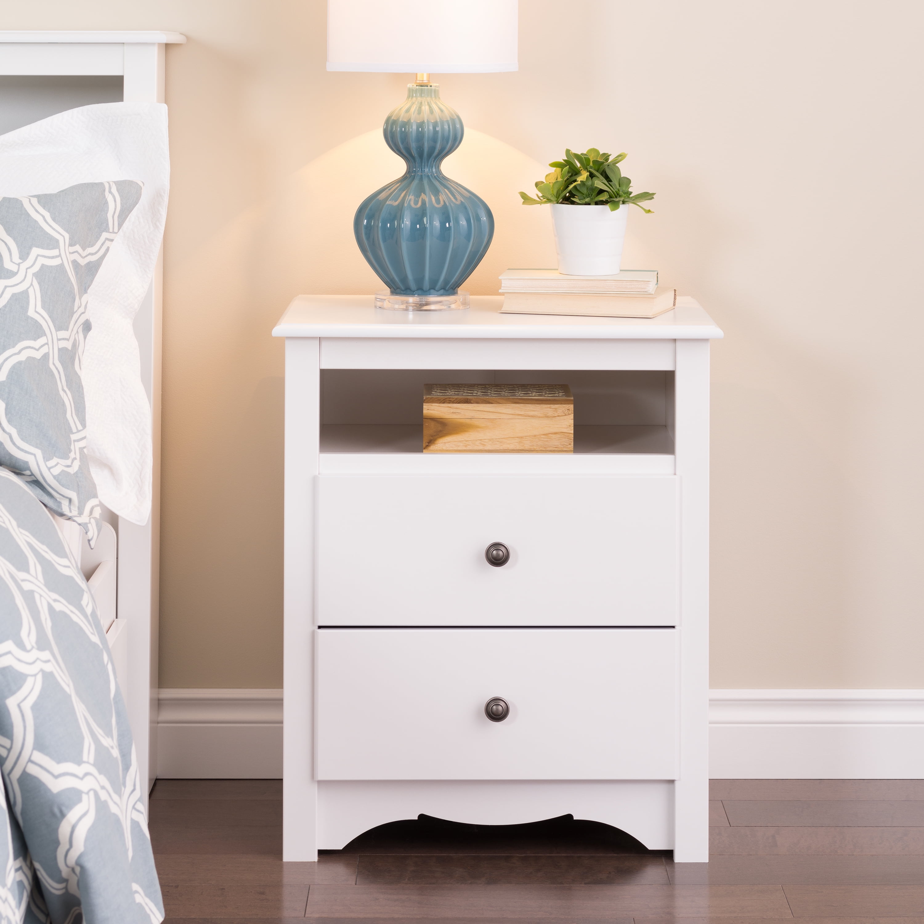 Elegant Fremont White Nightstand with Curved Edges and 2 Drawers