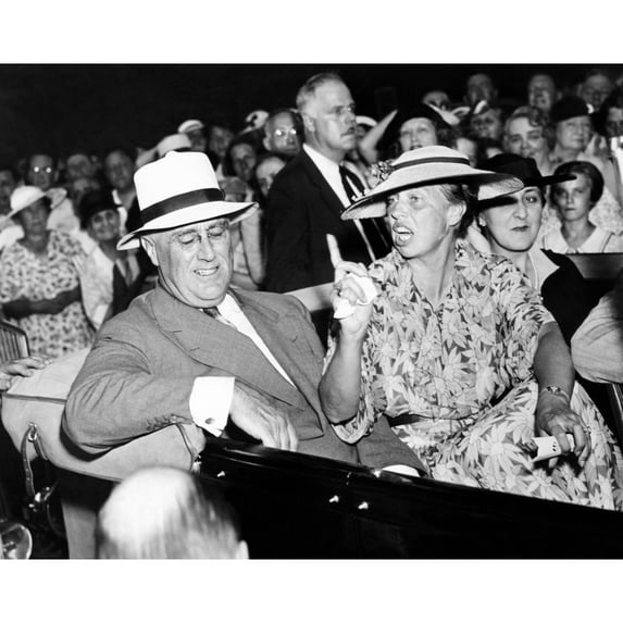 President Franklin Roosevelt And A Very Animated Eleanor Roosevelt History (36 x 24)