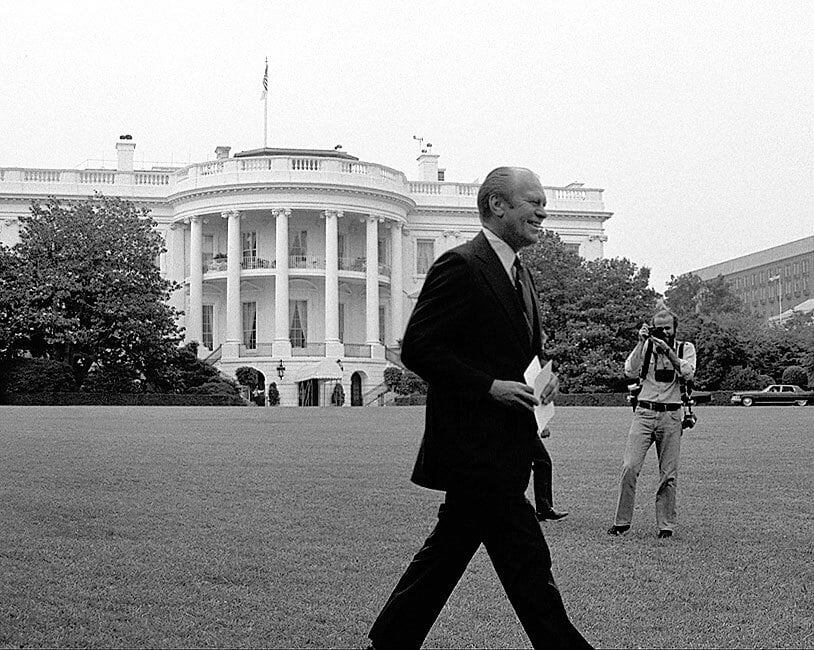 President Gerald Ford on White House Lawn - Style A - 20x30 Inch Glossy ...